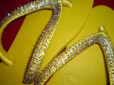 AMARELO